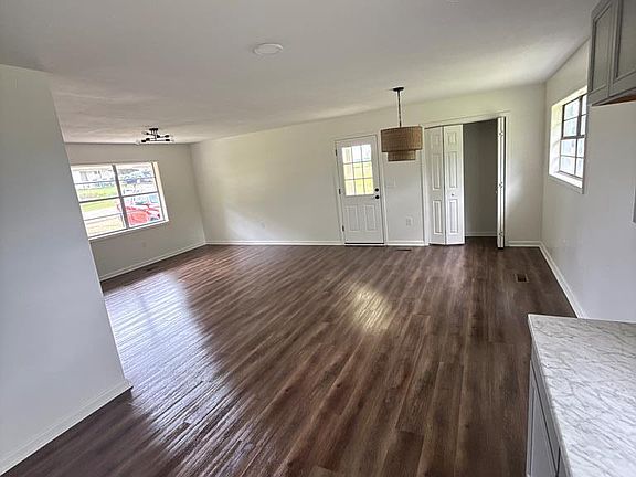 5th image of 1123 McArdle Rd