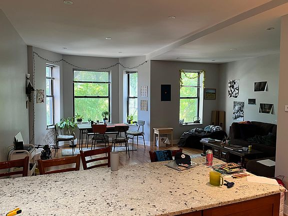 4th image of 1538 N Oakley Blvd #3