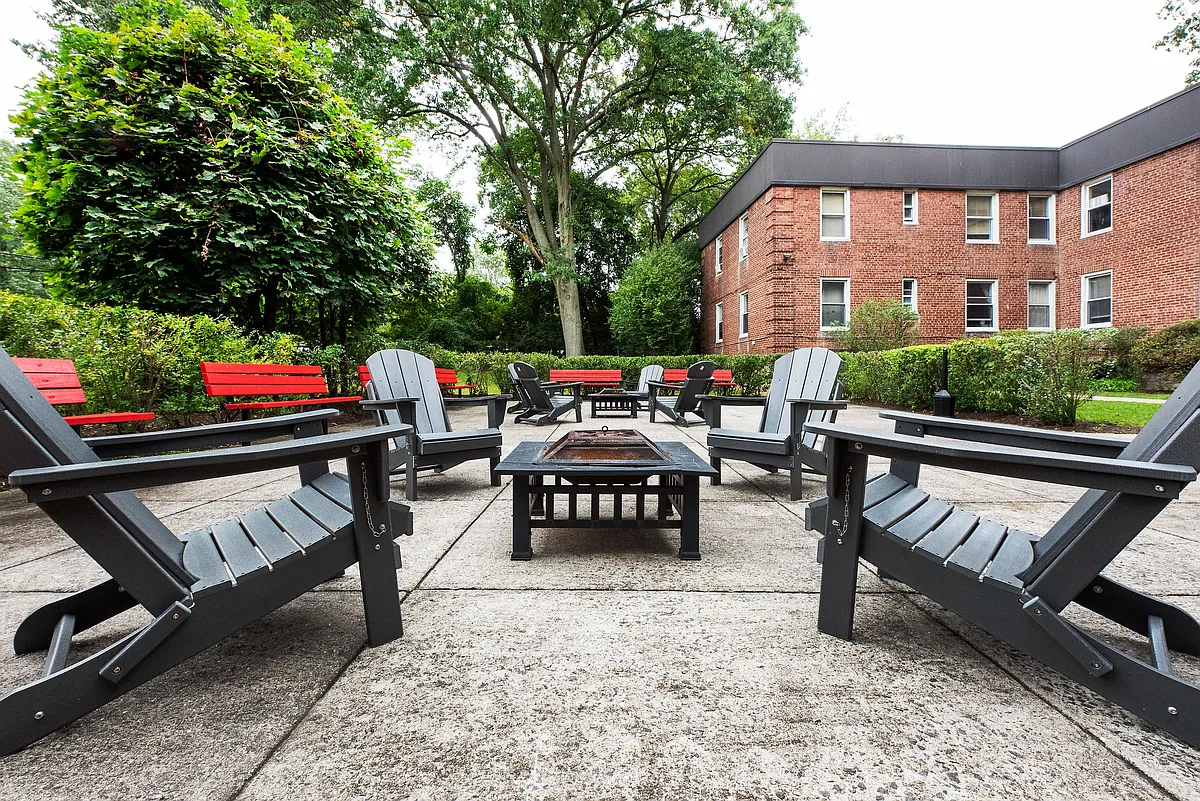 Building Photo - River Park Apartments