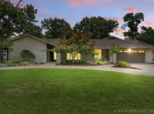 2962 E 56th Ct, Tulsa, OK 74105