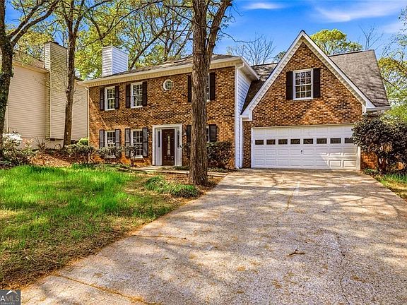 4th image of 4085 Vicksburg Dr