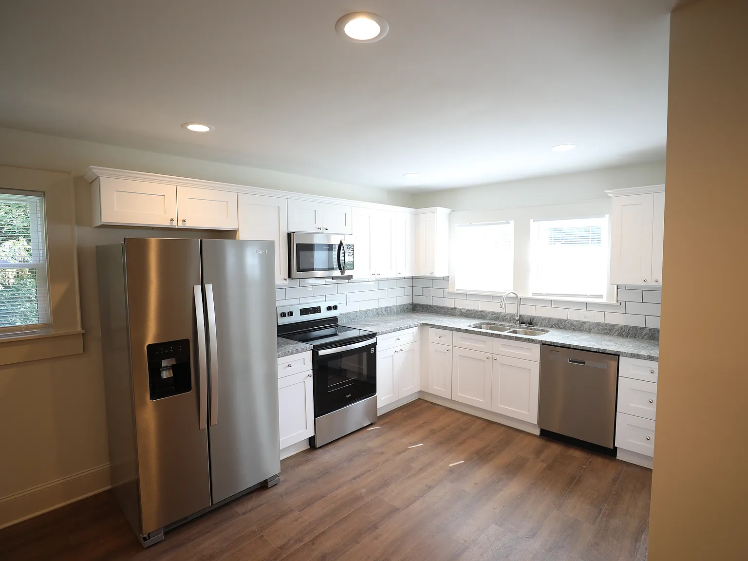 3 bed, $1,295 — Photo 4