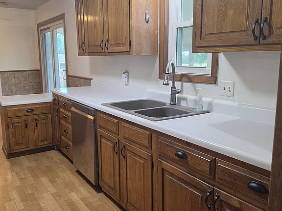 5th image of 3807 Panorama Dr
