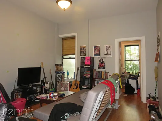 Rented by Rennit Inc. | media 21