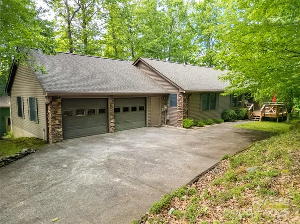 500 Cheestoonaya Way, Brevard, NC 28712