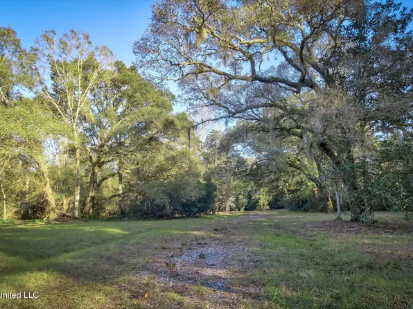 6500 Crump Rd, Kiln, MS 39556