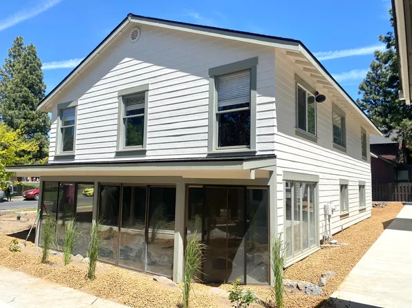 19819 Hollygrape St #1, Bend, OR 97702