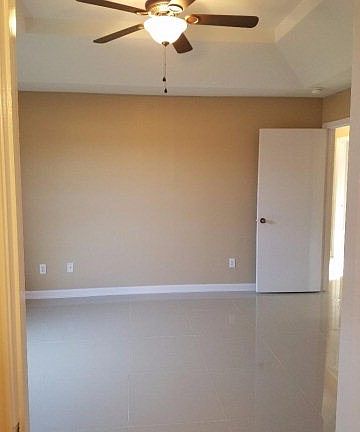 4th image of 2732 Wanda Ave