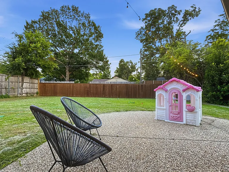 611 Stardust Ln — Photo 26