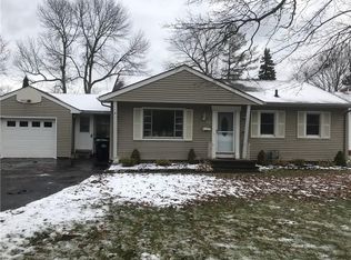 68 Ironwood Dr, Rochester, NY 14616