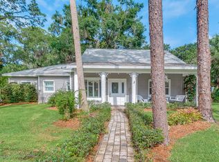 565 Acacia Ave, Melbourne Village, FL 32904