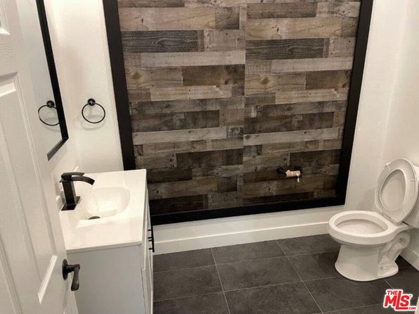 los-angeles-california-135909429 picture