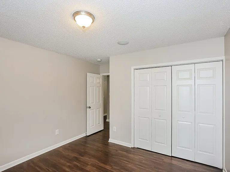3913 Edgeview Dr — Photo 15