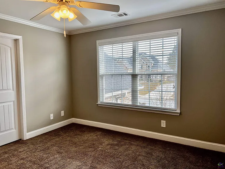 609 Cannock Ct — Photo 31