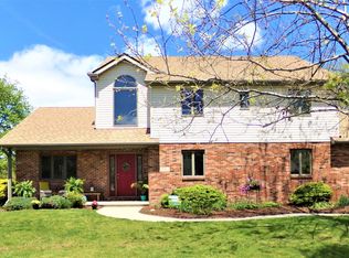 2064 Presley Dr, Grove City, OH