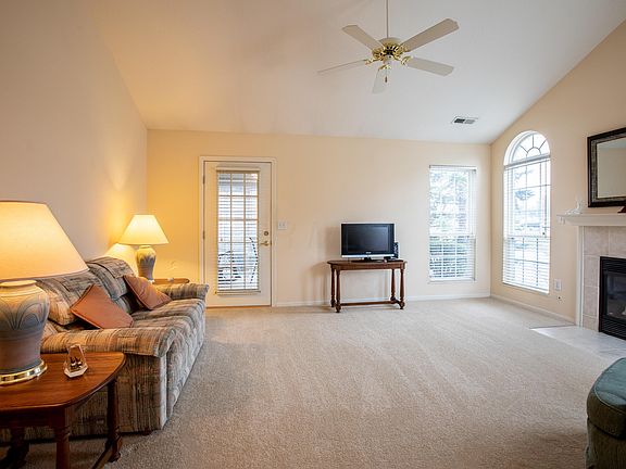 2nd image of 3664 Colonial Dr