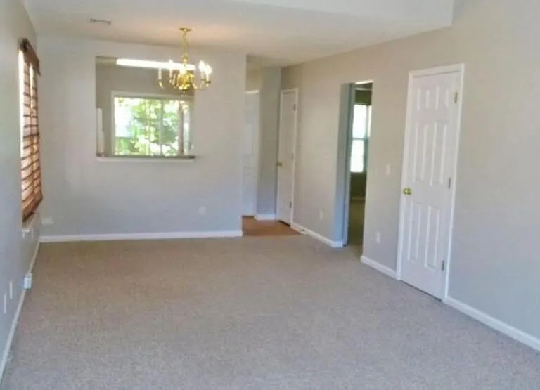 105 Merowey Ct — Photo 17