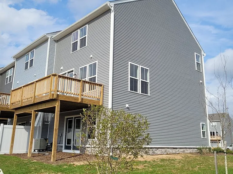 220 Bulkhead Pl — Photo 2