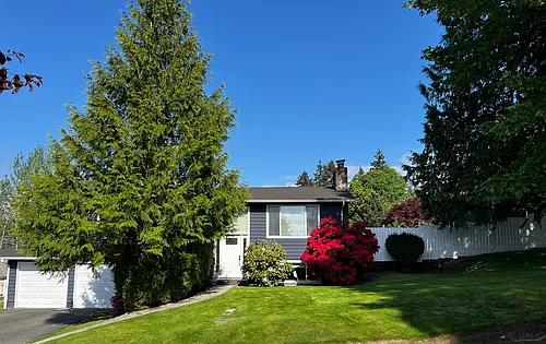 1906 1st St Photo 1