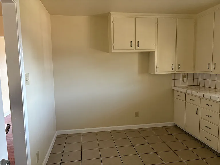 116 Carquinez St — Photo 10