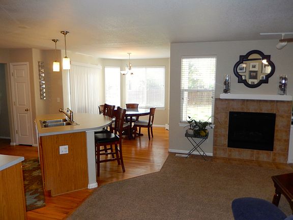 Kitchen, Breakfast Area, and Family Room