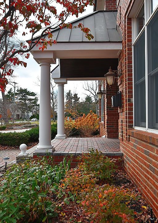2nd image of 670 Oak Ave