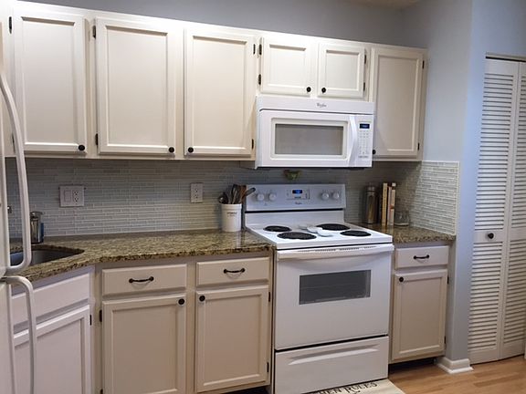 Glass tile backsplash