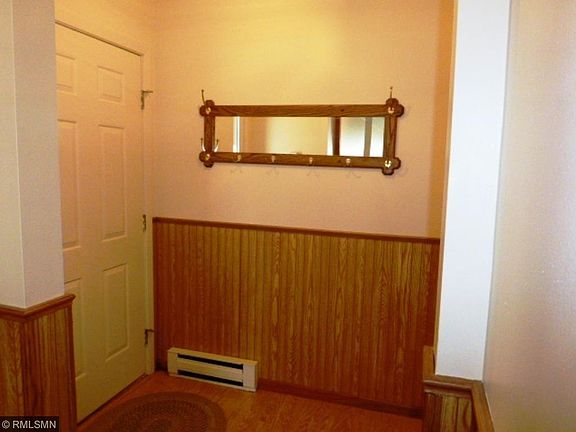 4th image of 833 Cedar Ct #9B