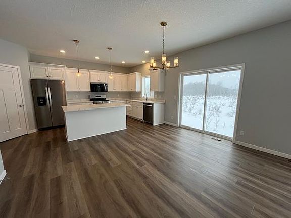 5th image of 977 45th Ave NE