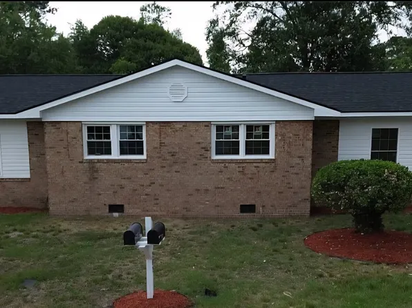 200 Prevatte St, Lumberton, NC 28358