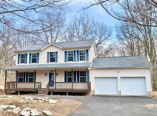 149 Mountain Top Cir, Bushkill, PA 18324