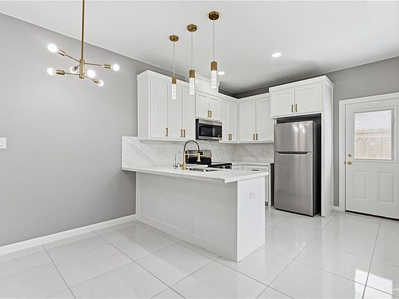 5th image of 1802 W Violet Dr #1