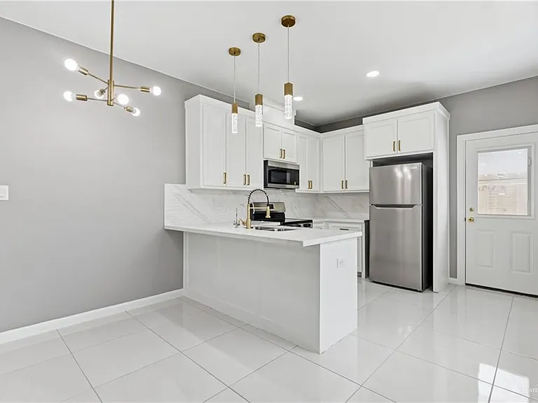 1802 W Violet Dr #1 — Photo 5