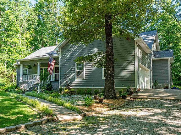 3rd image of 220 Autumn Oaks Dr