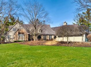 1074 Thyra Ln, Inverness, IL 60067