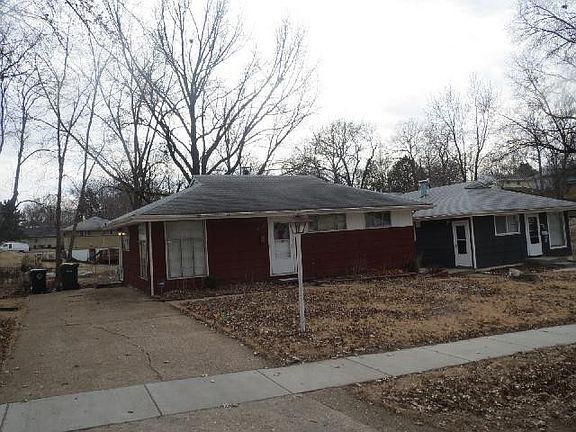 3rd image of 7812 Dartmoor Dr