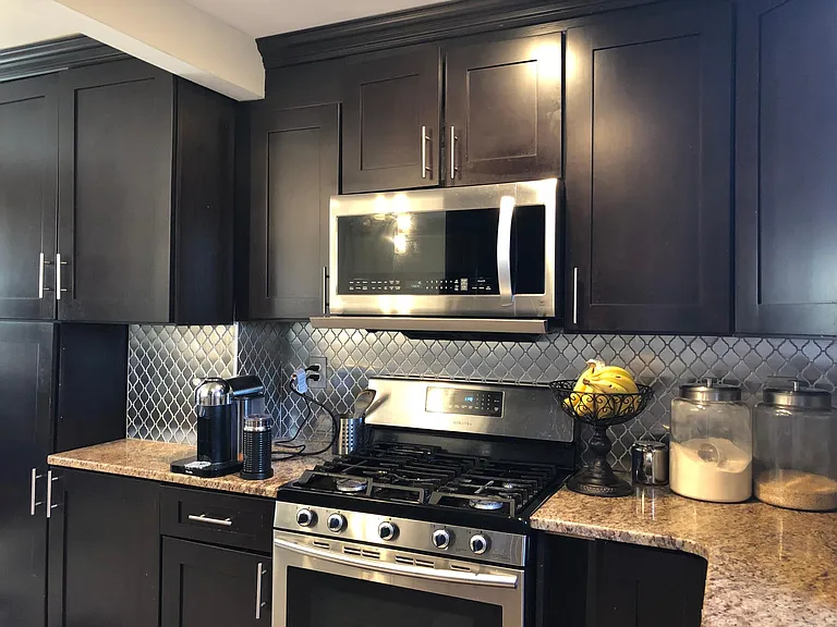 Kitchen - Main floor