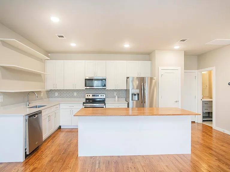 3637 Hydes Ferry Rd — Photo 2