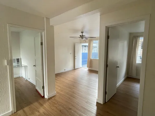 607 Isenberg St APT 6, Honolulu, HI 96826