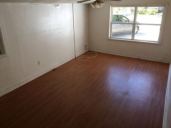 5th image of 4321 16th Ave S