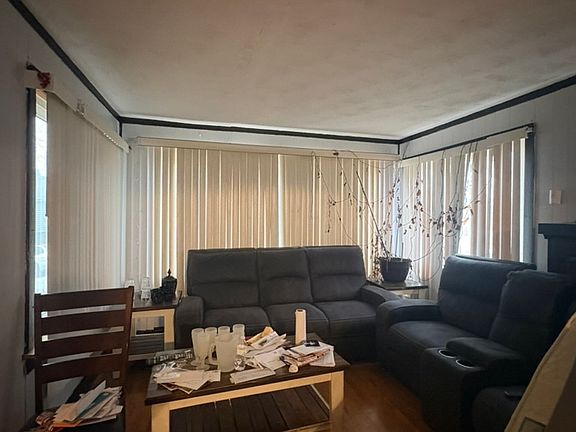 4th image of 1413 W 73rd St