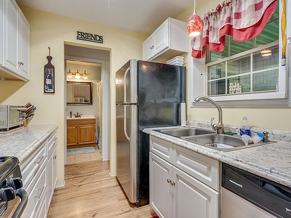 27th image of 131 Gibson Hollow Rd