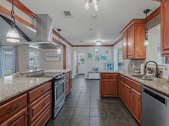 3rd image of 14133 Woodland Ridge Ave