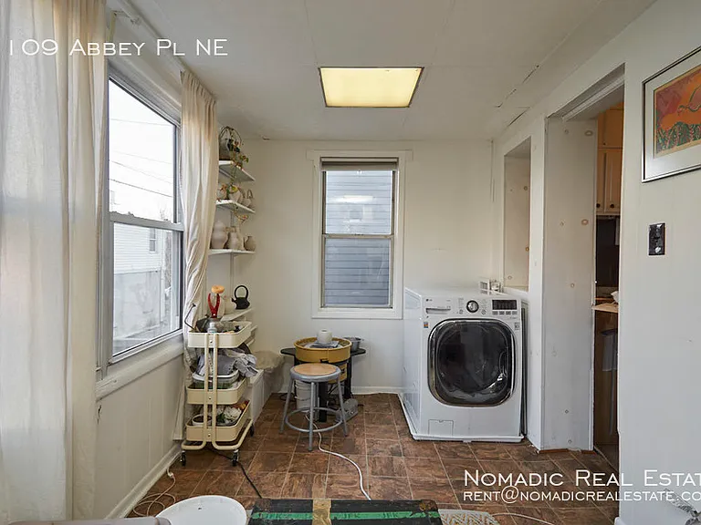 1109 Abbey Pl NE — Photo 22