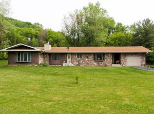 44530 Runaway Dr, Dakota, MN 55925