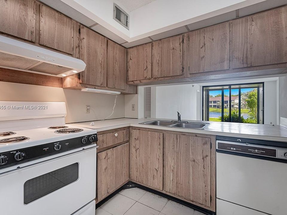 Lake Pointe Condominiums 203 Lake Pointe Dr Fort Lauderdale FL Zillow