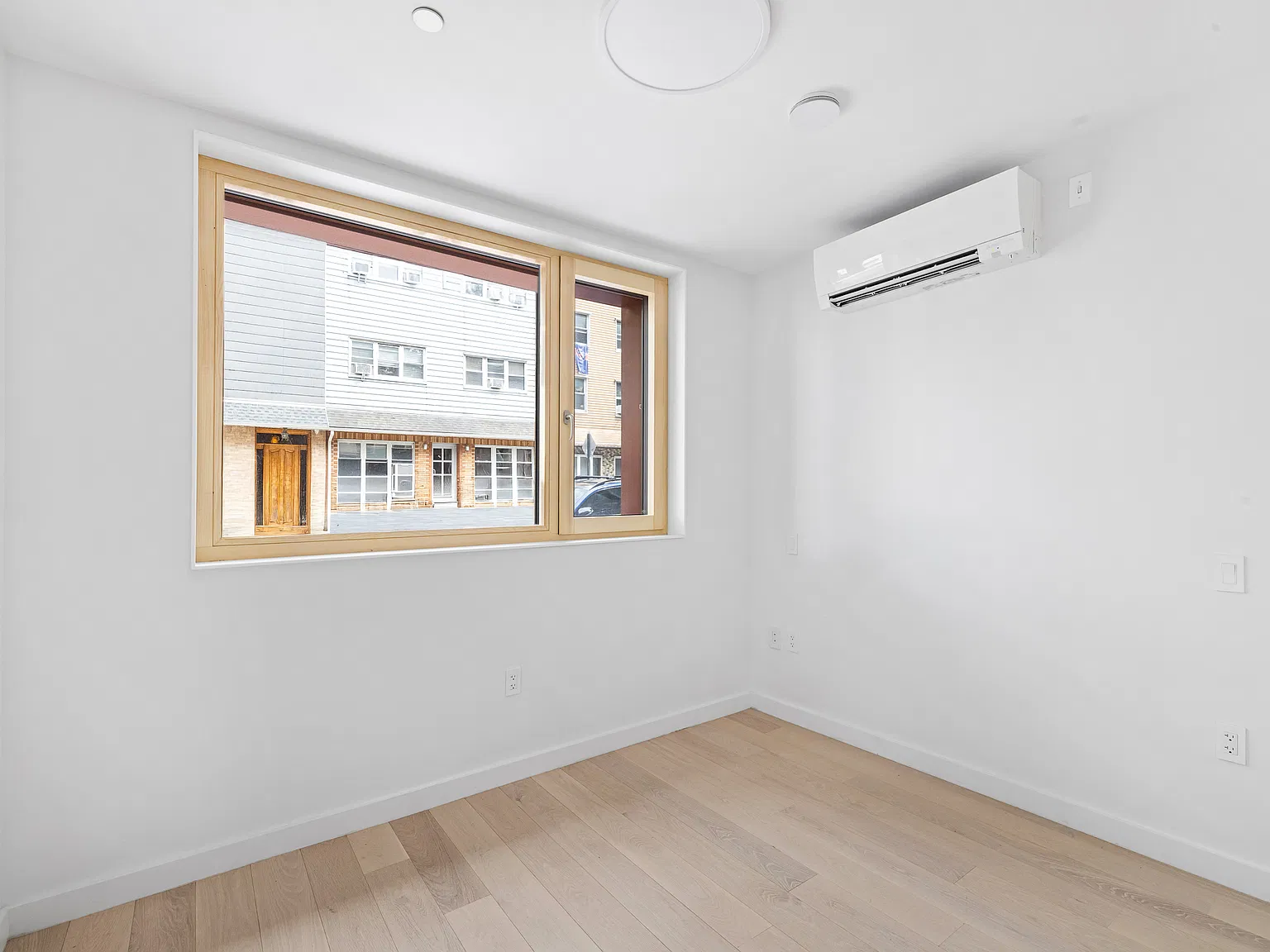 369 Manhattan Ave — Photo 4