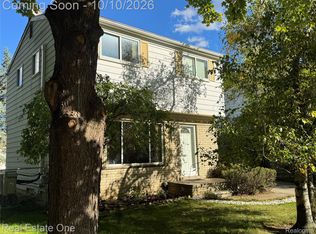 23236 Albion Ave, Farmington Hills, MI 48336