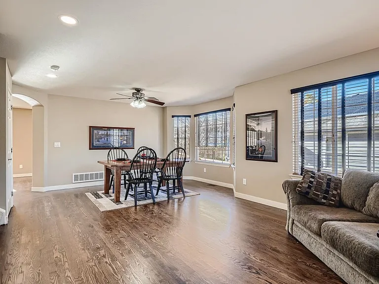 2106 Mountain Iris Dr — Photo 7