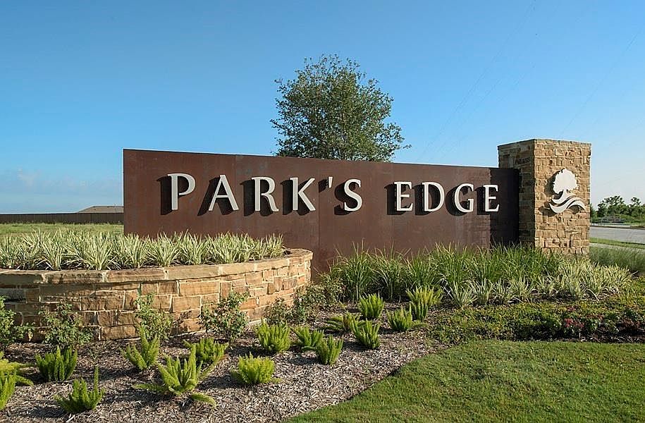 2nd image of 1115 Park Crest Lane